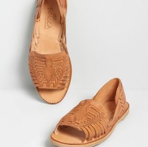 NWOT Braided Sandal Flat.           No truer words have been woven leather flat